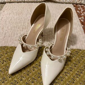 Dream Pairs White Pearl-Trim Pointed Toe Heels